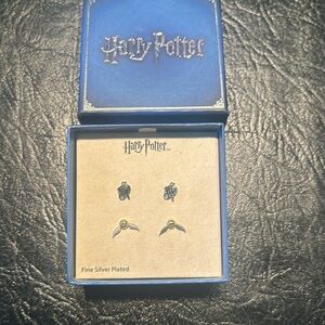Harry Potter 2 pairs of earrings. New in box silver plated